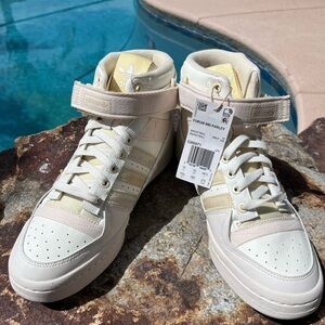 Forum Mid Parley Adidas Sneakers in Cream and Off-White